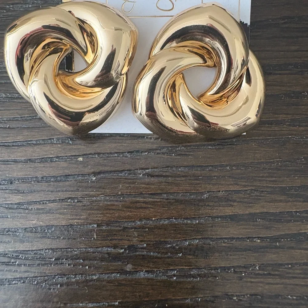 NEW Jessica Simpson Gold Earrings